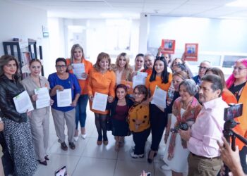 Presentan paquete de iniciativas para erradicar la violencia contra las Mujeres en Sinaloa