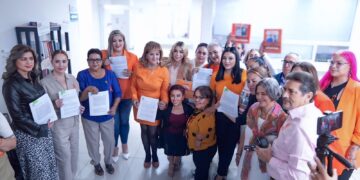 Presentan paquete de iniciativas para erradicar la violencia contra las Mujeres en Sinaloa