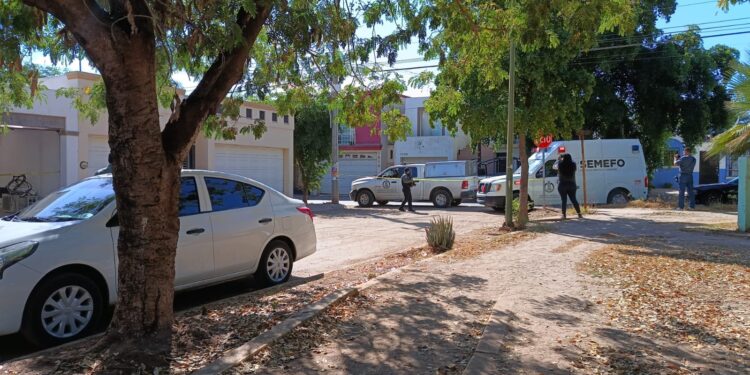Un hombre fue encontrado asesinado en una de las recámaras de una vivienda del fraccionamiento Villa Fontana al poniente de Culiacán.
