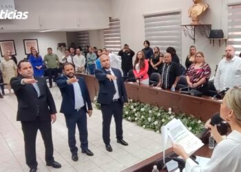 Toman protesta nuevos funcionarios en Mazatlán