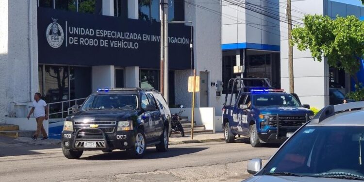 Sujetos armados despojan 4 vehículos en el sector Bellavista en Culiacán