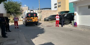 Hombre es asesinado a balazos en supuesto asalto en el fraccionamiento Zona Dorada en Culiacán