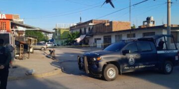 Balean fachada de vivienda en la colonia Juárez