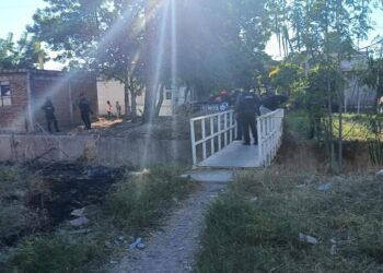 Localizan a hombre sin vida en aguas de canal pluvial en la colonia López Mateos en Culiacán