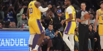 LeBron y Bronny podrían volver a jugar juntos con los Lakers en visita a Cleveland