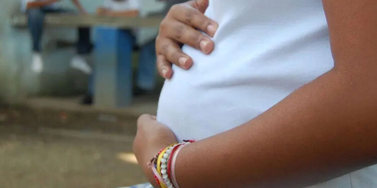 Casi 15 mil niñas quedaron embarazadas en México desde 2023
