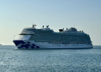 Mazatlán recibe dos cruceros con más de 6 mil pasajeros