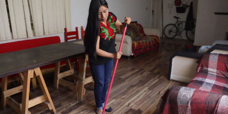 Las tareas del hogar en México equivalen al 26.3 % del PIB y las mujeres aportan el 71.5 %