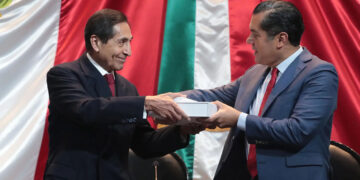 Primer presupuesto de Sheinbaum contempla 1.9 % menos gasto y caída del déficit al 3.2 %