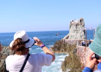 Mazatlán recibe al crucero Koningsdam con más de 3 mil personas a bordo