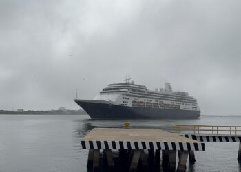Crucero Zaandam arriba a Mazatlán con más de mil 300 pasajeros