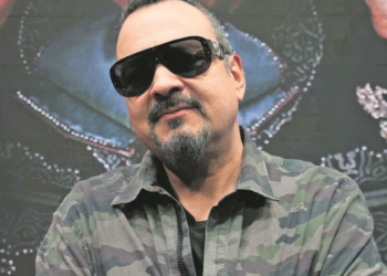 Pepe Aguilar responde si él y sus hijos dejarán de cantar en México ante el hate