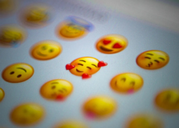 A más inteligencia emocional más uso de emojis, revela estudio