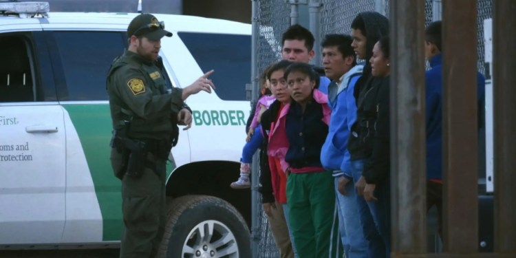 Sheinbaum se reunirá con gobernadores del norte para definir un plan ante posibles deportaciones masivas en EE.UU.