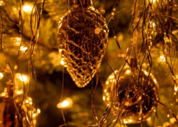 Árbol de Navidad sin riesgo de incendio: Algunas series son un peligro