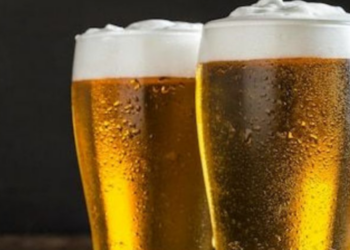 Doctora revela los beneficios de beber cerveza de forma diaria