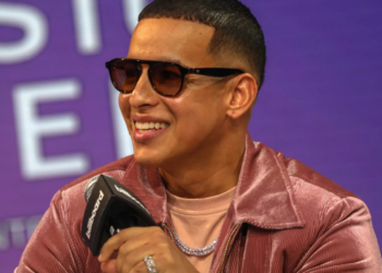 Daddy Yankee demanda a su esposa por retiros millonarios desde cuentas corporativas