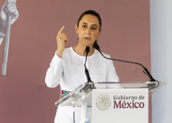Sheinbaum llama a funcionarios a no usar recursos del pueblo para “lujos y parafernalias”
