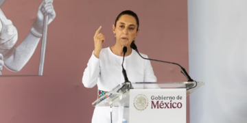 Sheinbaum llama a funcionarios a no usar recursos del pueblo para “lujos y parafernalias”