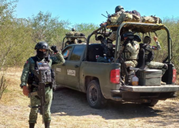En tres días, aseguran equipo militar y detienen a dos en Sinaloa; estarían relacionados con tráfico de drogas a EU