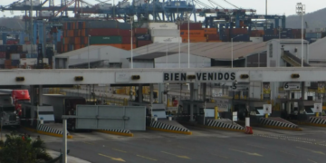 Gobierno detecta irregularidades y omisiones en 40 agentes aduanales