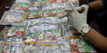 Autoridades incautan mil 220 litros de posible metanfetamina en Sinaloa