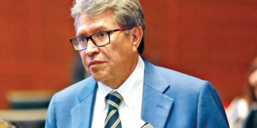 Van tras los salarios en INE, Banxico, CNDH… Morena alista una iniciativa