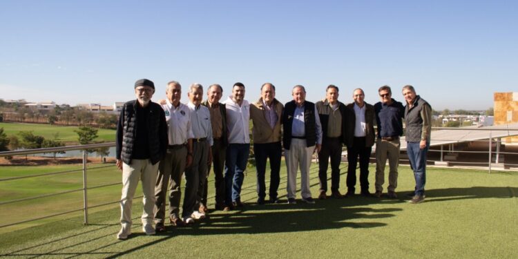 La AARC fortalece agenda de trabajo con el consejo de sus expresidentes