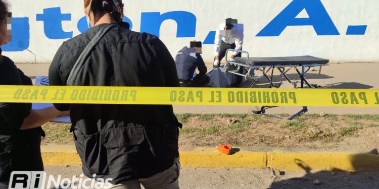 Adulto mayor muere mientras caminaba por avenida Ejército Mexicano