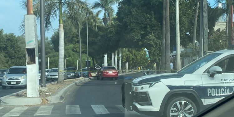 Peatón pierde la vida tras ser atropellado frente a la Isla de Orabá, en Culiacán