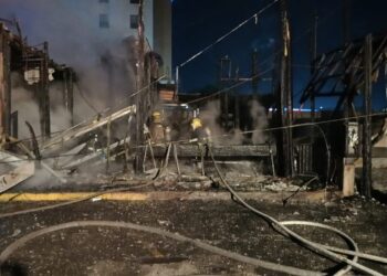 Se incendia restaurant de mariscos en Real del Country en Culiacán