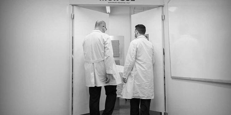 Buscadora halla a su hija muerta en morgue donde estuvo 4 años