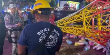 Colapsa juego mecánico en feria de Acapulco (Video)