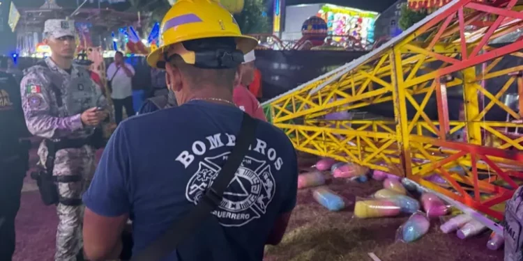Colapsa juego mecánico en feria de Acapulco (Video)