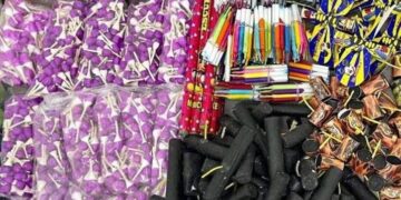 56 reportes de pirotecnia al C-4 la noche del 24, ninguno por arma de fuego