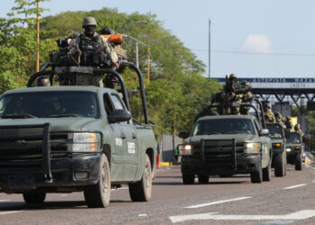 Operativos en Sinaloa dejan 12 personas aseguradas, armas y drogas decomisadas, reporta Gerardo Mérida Sánchez