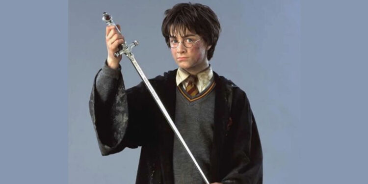 Retiran espadas de Harry Potter por ser demasiado realistas