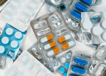 Revelan mecanismo que promueve la resistencia de superbacterias a los antibióticos