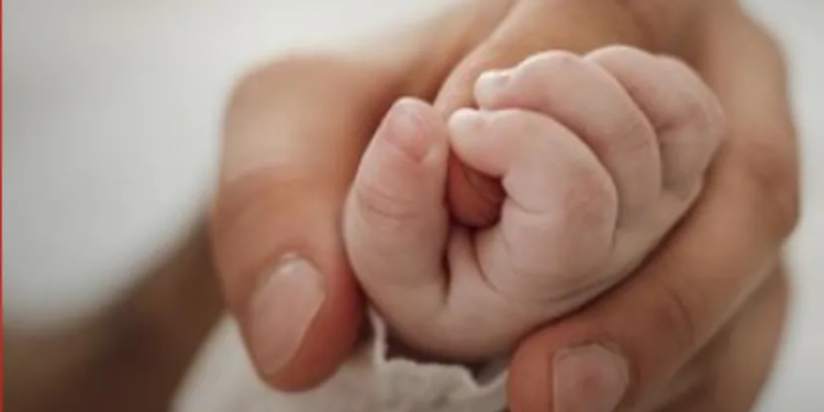 Enfermera enfrenta juicio por matar a 5 recién nacidos en Argentina