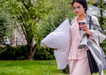 La moda que incomoda: gente en pijama por las calles; ¿Estilo o fodonguez?