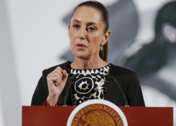 Sheinbaum llama “traidores a la patria” a opositores que apoyan intervención de EE.UU.