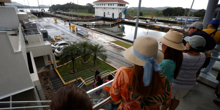 Sheinbaum apoya a Panamá tras anuncio de Trump de recuperar el Canal