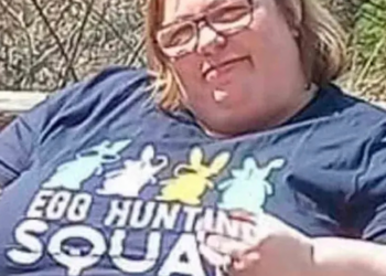 Encarcelan a mujer con obesidad mórbida tras sentarse sobre su hijo como castigo