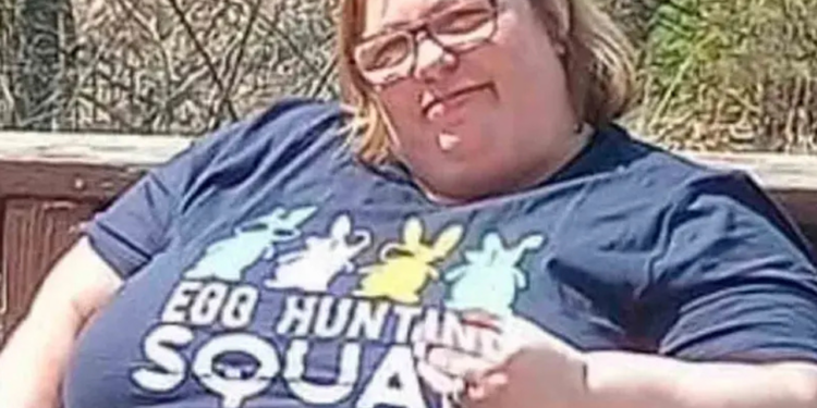 Encarcelan a mujer con obesidad mórbida tras sentarse sobre su hijo como castigo