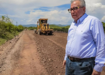Pueblo quita y pone a gobernadores, no la presidenta: Sheinbaum sobre críticas a Rubén Rocha en Sinaloa