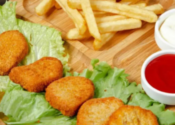 Niño se queda ciego por tener una dieta de solo nuggets, salchichas y galletas