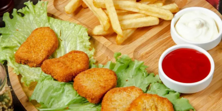 Niño se queda ciego por tener una dieta de solo nuggets, salchichas y galletas