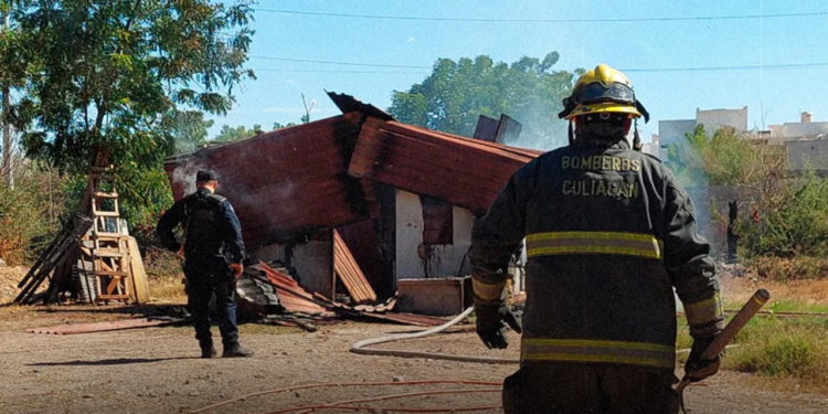 Disparan contra casas en Culiacán; una fue quemada con un cuerpo dentro