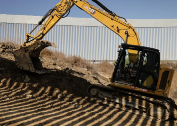 Gobierno de Trump retoma la construcción del muro en frontera con Tijuana