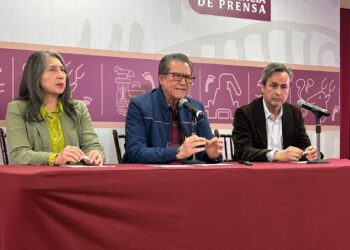 El gobernador esperaba a los manifestantes. Se les hizo el planteamiento para ser atendidos: Feliciano Castro